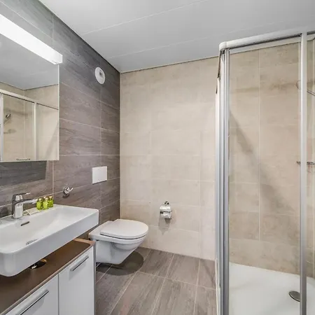 4 People City Center Modern Boutique Room Gasthof Montreux
