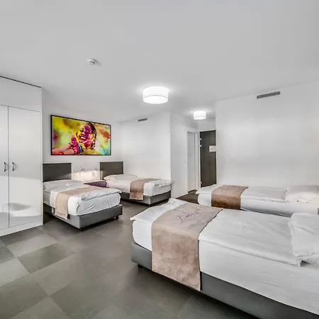 4 People City center Modern Boutique room